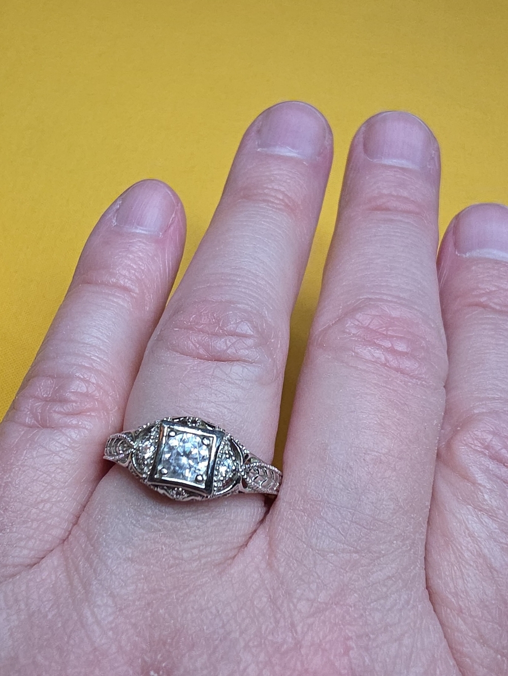 Art Deco Style 925 Filigree Ring w/ Round Brilliant-Cut CZ Stone - Very Pretty!